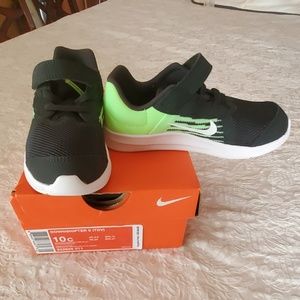 Nike Downshifter kids toddler 10 New
